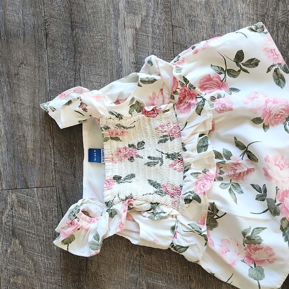 Old Navy Rose Set - Picture 2 of 4